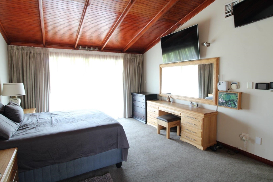11 Bedroom Property for Sale in Van Der Hoff Park North West